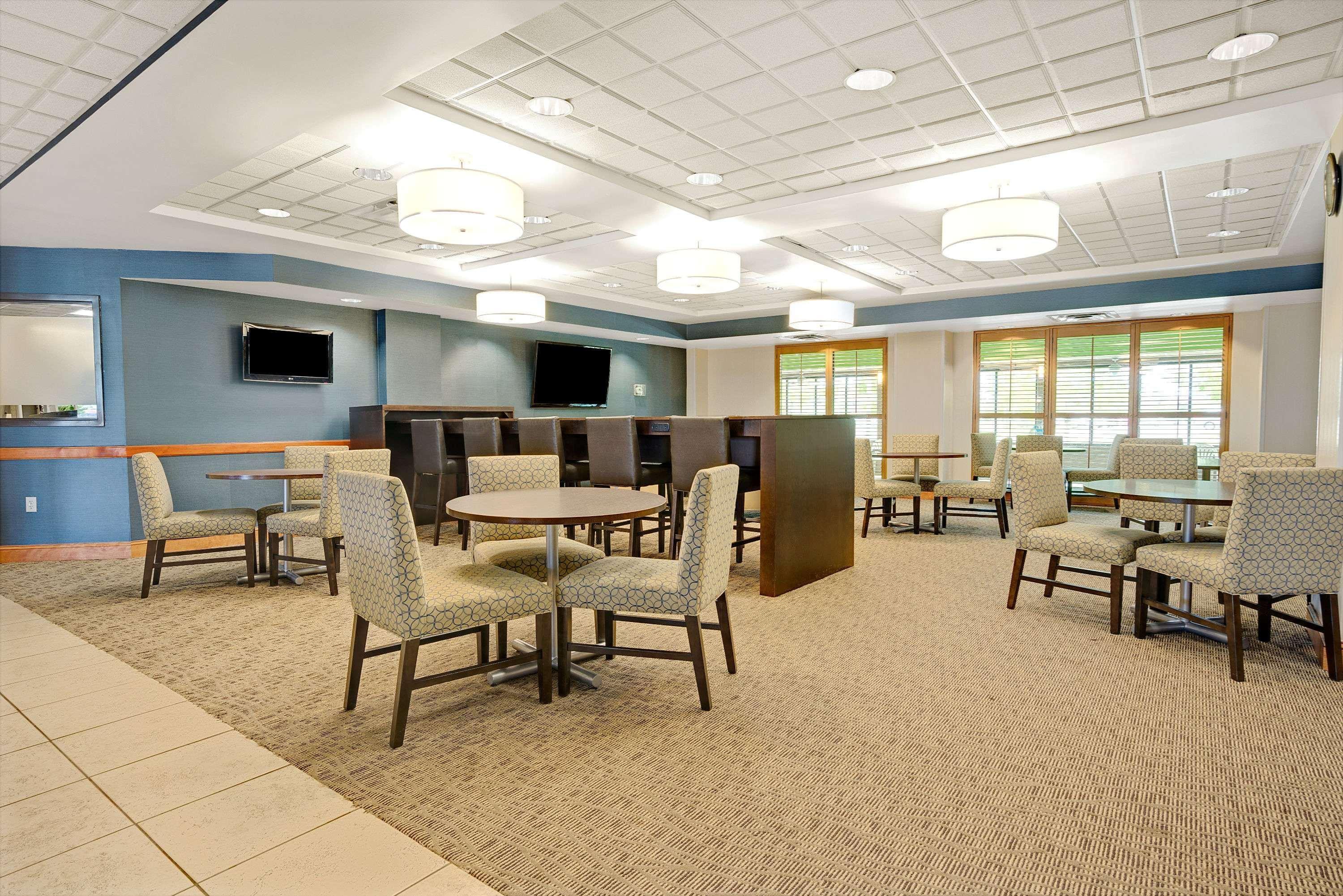 Wingate By Wyndham Fargo Hotel Exterior foto