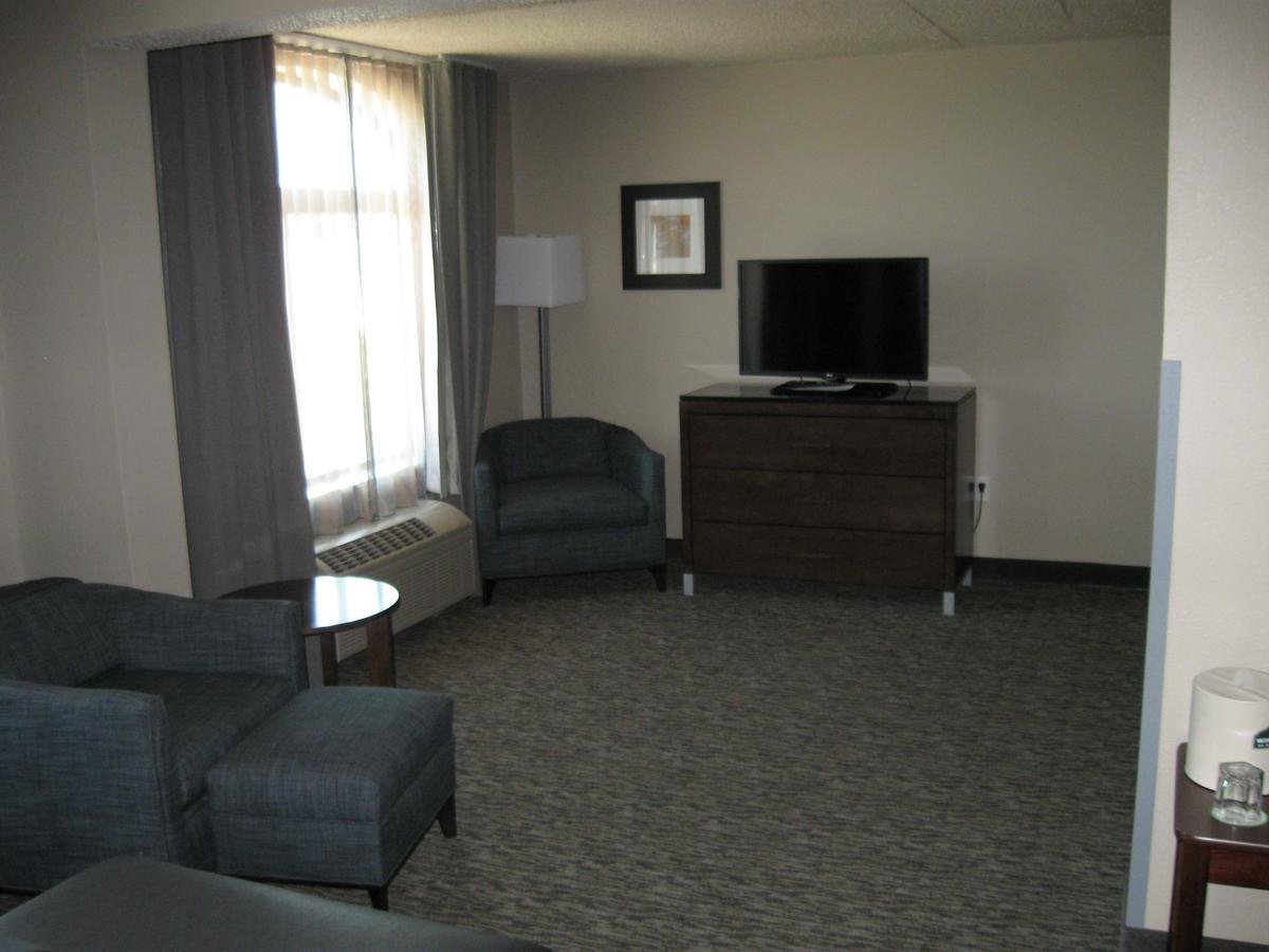 Wingate By Wyndham Fargo Hotel Exterior foto